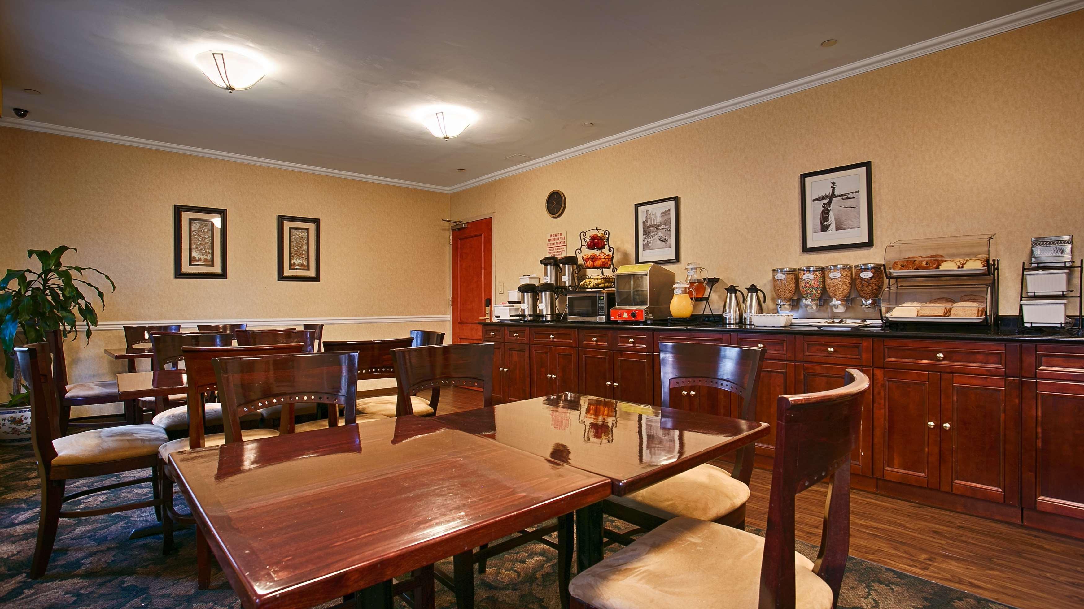 Best Western Queens Court New York City Exterior photo