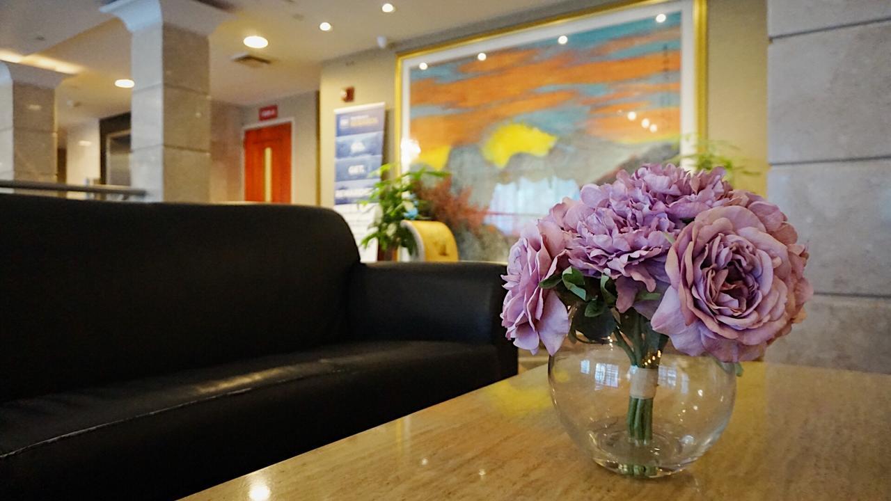 Best Western Queens Court New York City Exterior photo